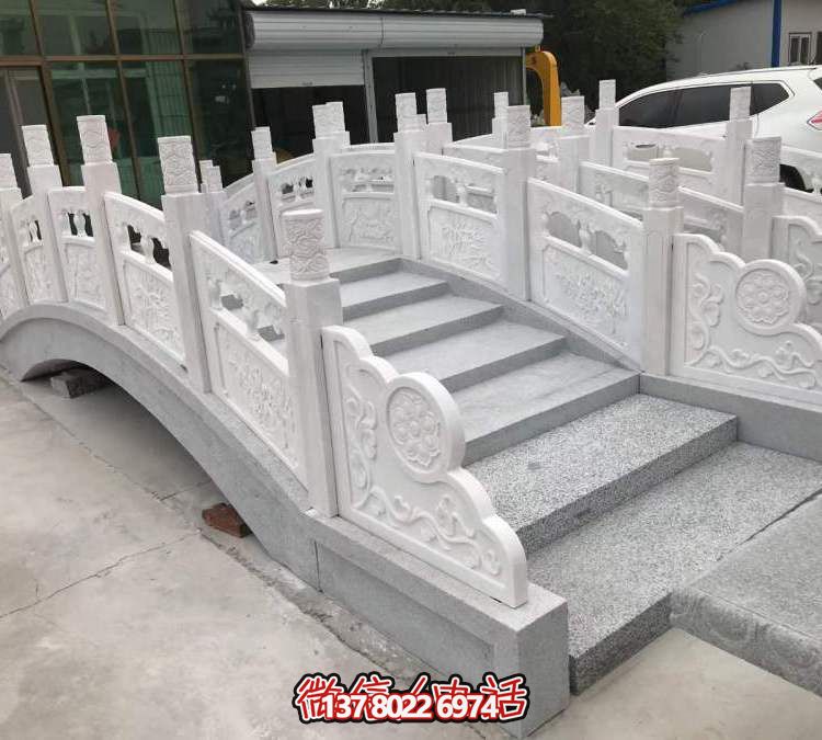 美麗的漢白玉石拱橋，伴您一路暢游！