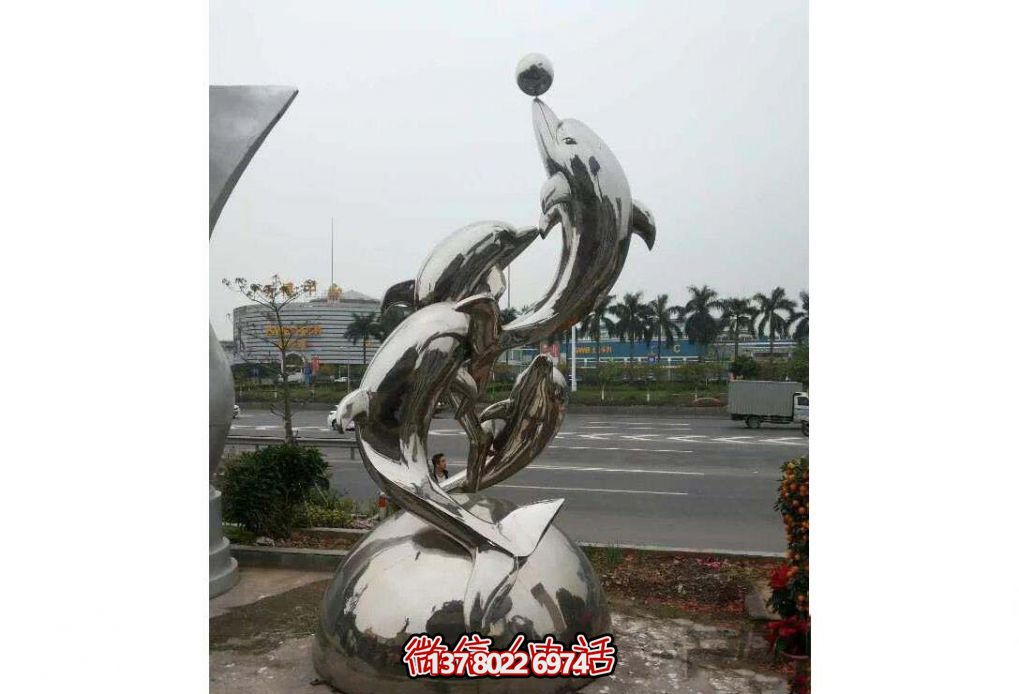 不銹鋼海豚雕塑，玩起來讓街道飛躍！