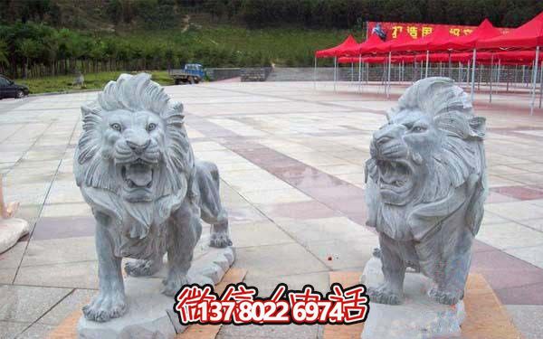 大型石雕獅子雕塑，給景區帶來濃厚的歷史氛圍