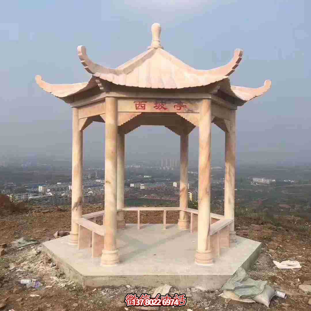 西坡涼亭景觀，觀賞大型晚霞紅