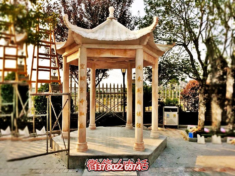仿古涼亭，擺放在庭院里，欣賞美麗晚霞，營造休閑小區(qū)紅色氛圍